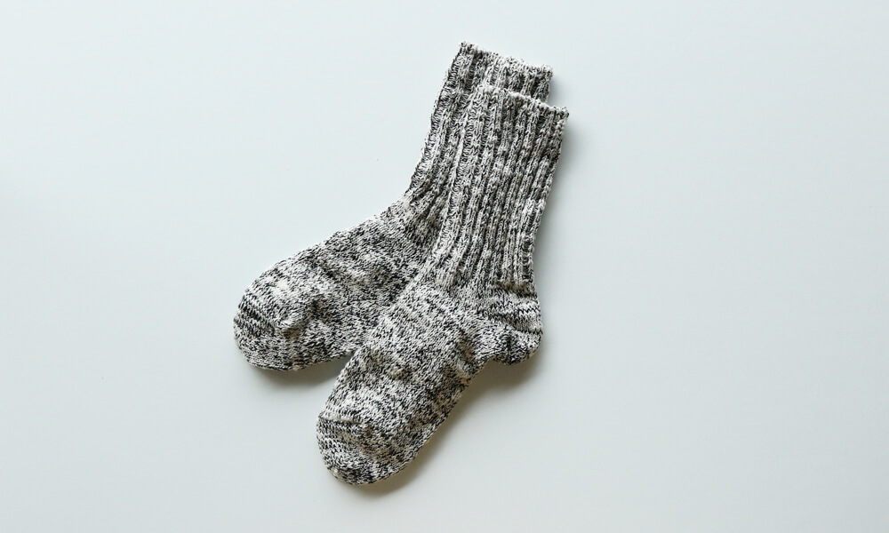 LUCKY SOCKS(ラッキーソックス) SILK MIX RIB SOCKS(シルクミックスリブソックス) / グレー×ブラック